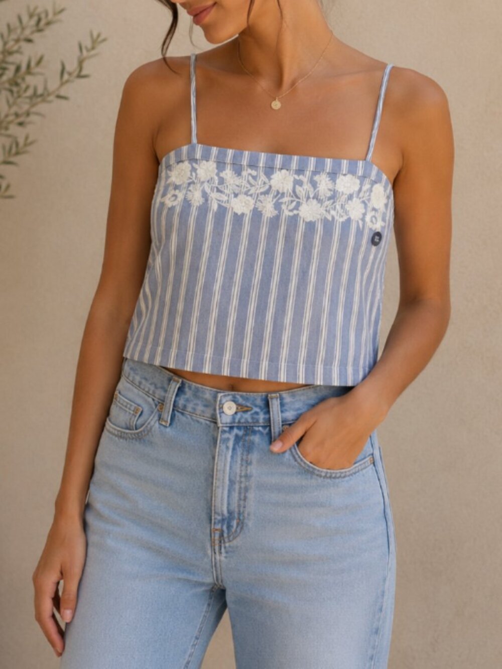 NWT Hollister Size XS Striped Floral Embroidered Women's Crop Top Tank Top
